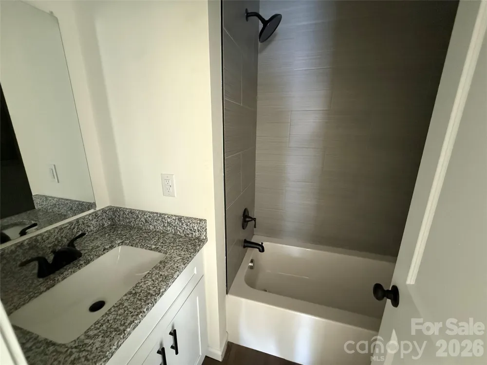 227 S Caldwell Avenue Newton, NC 28658