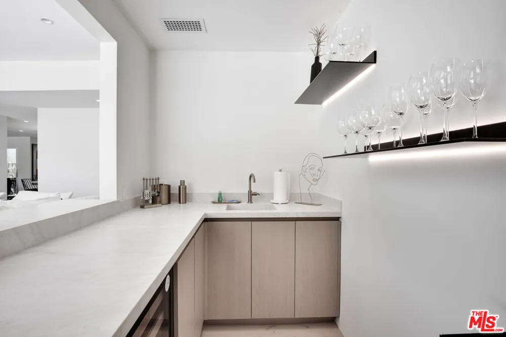 8908 Alto Cedro Drive Beverly Hills, CA 90210