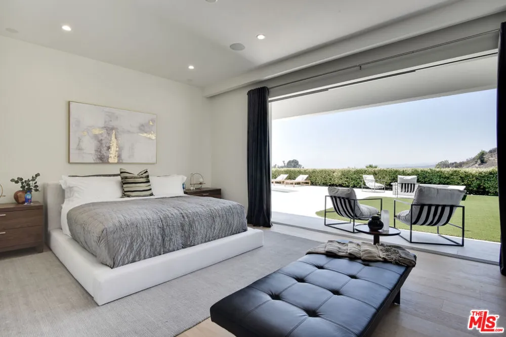 8908 Alto Cedro Drive Beverly Hills, CA 90210