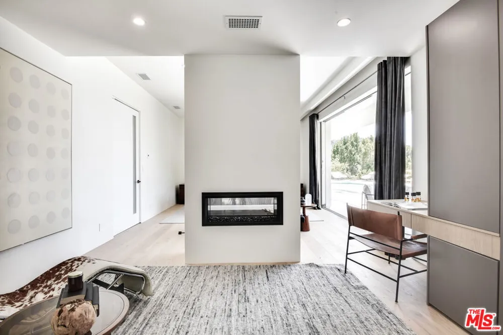8908 Alto Cedro Drive Beverly Hills, CA 90210