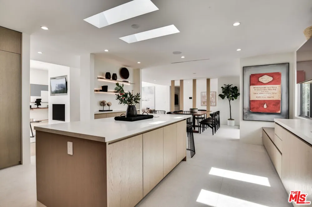 8908 Alto Cedro Drive Beverly Hills, CA 90210