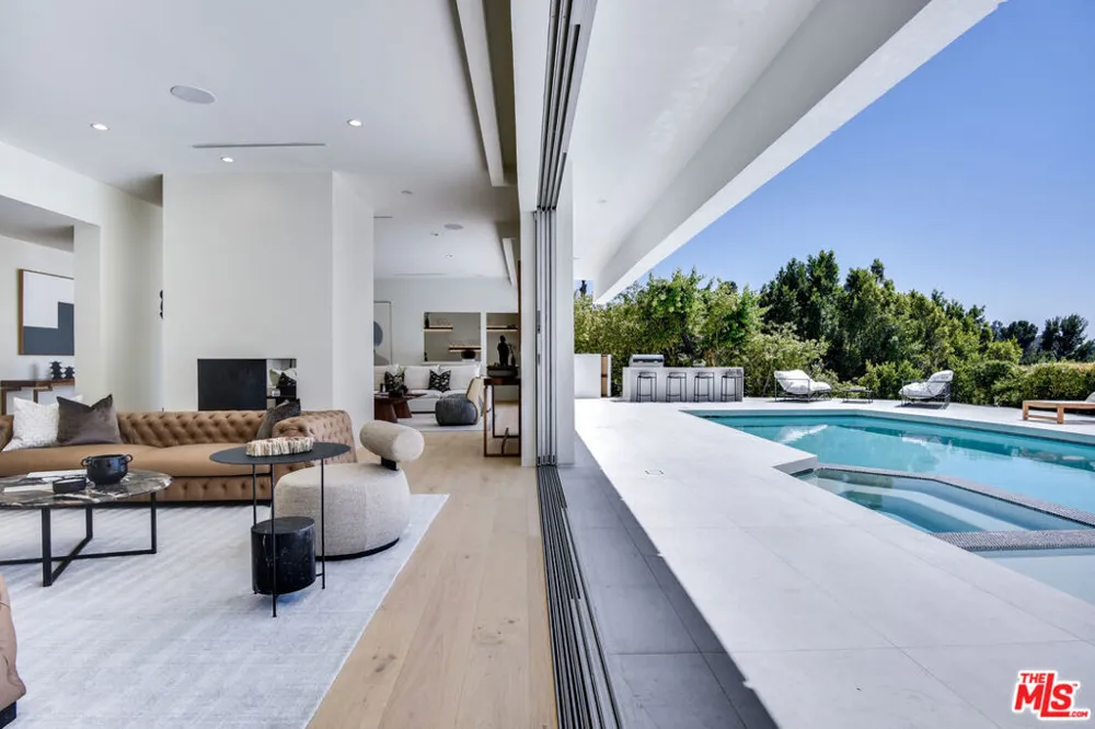 8908 Alto Cedro Drive Beverly Hills, CA 90210