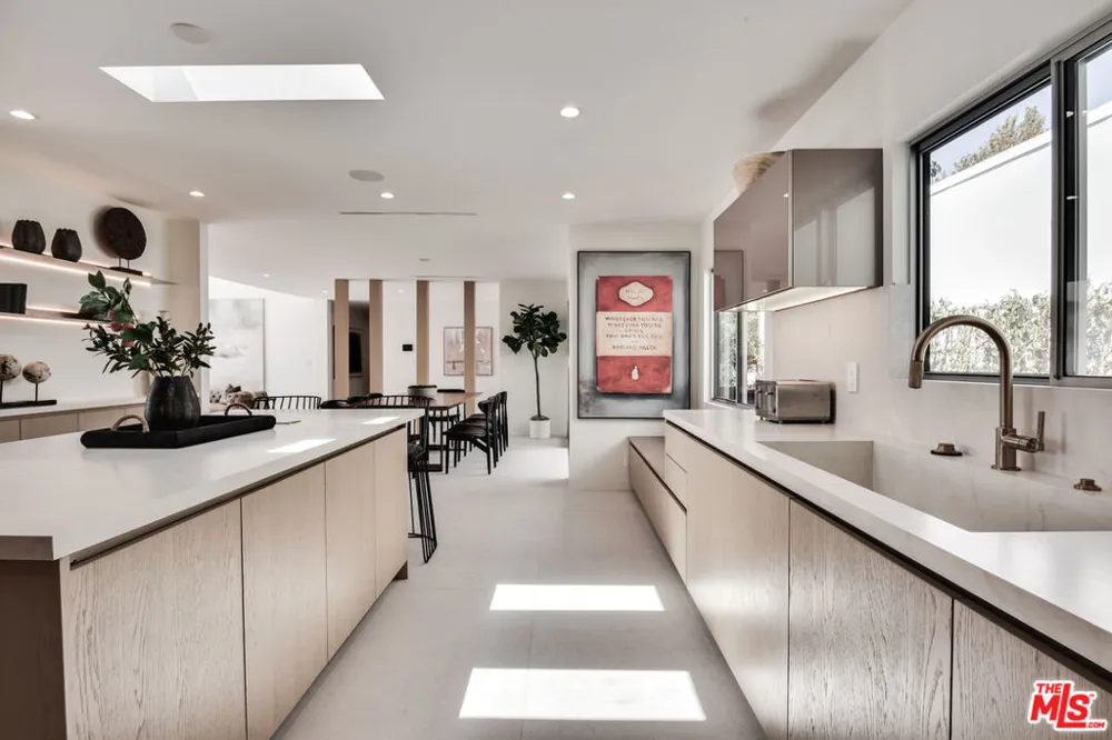 8908 Alto Cedro Drive Beverly Hills, CA 90210