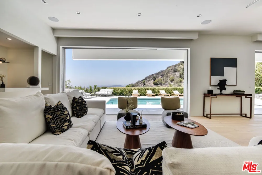 8908 Alto Cedro Drive Beverly Hills, CA 90210