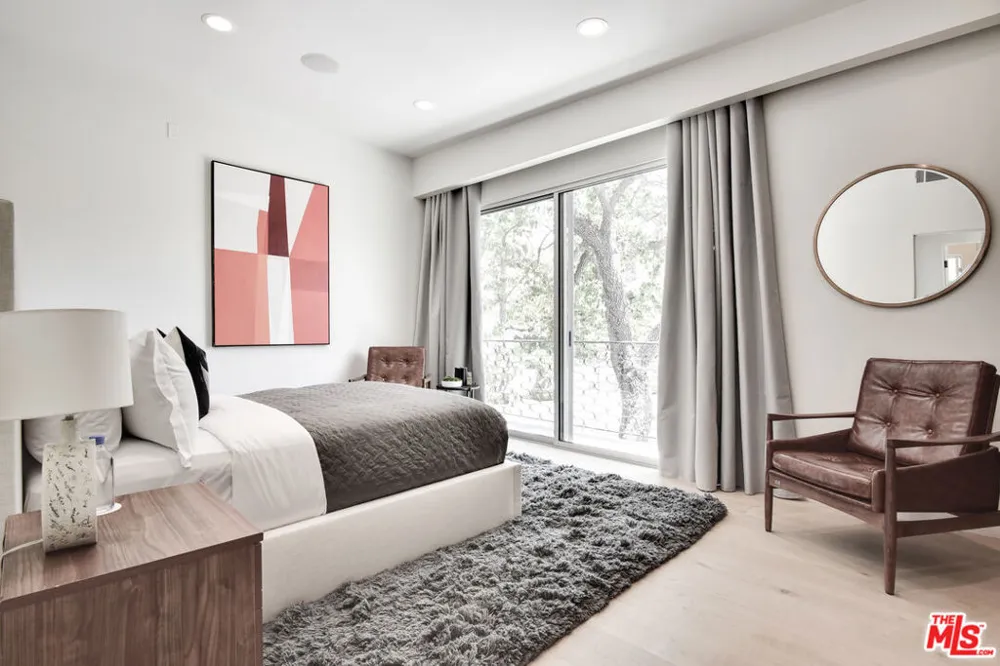 8908 Alto Cedro Drive Beverly Hills, CA 90210