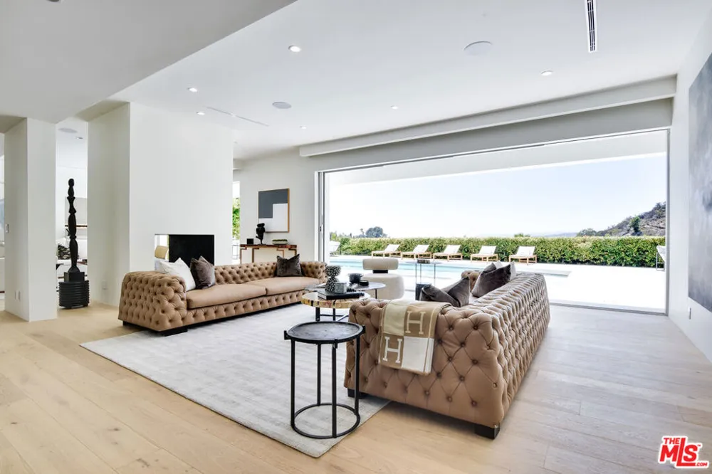 8908 Alto Cedro Drive Beverly Hills, CA 90210