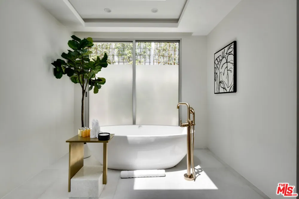 8908 Alto Cedro Drive Beverly Hills, CA 90210
