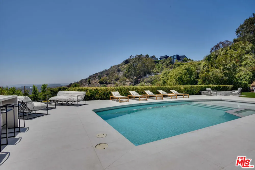 8908 Alto Cedro Drive Beverly Hills, CA 90210