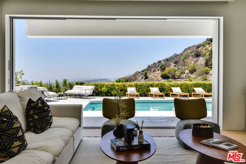 8908 Alto Cedro Drive Beverly Hills, CA 90210