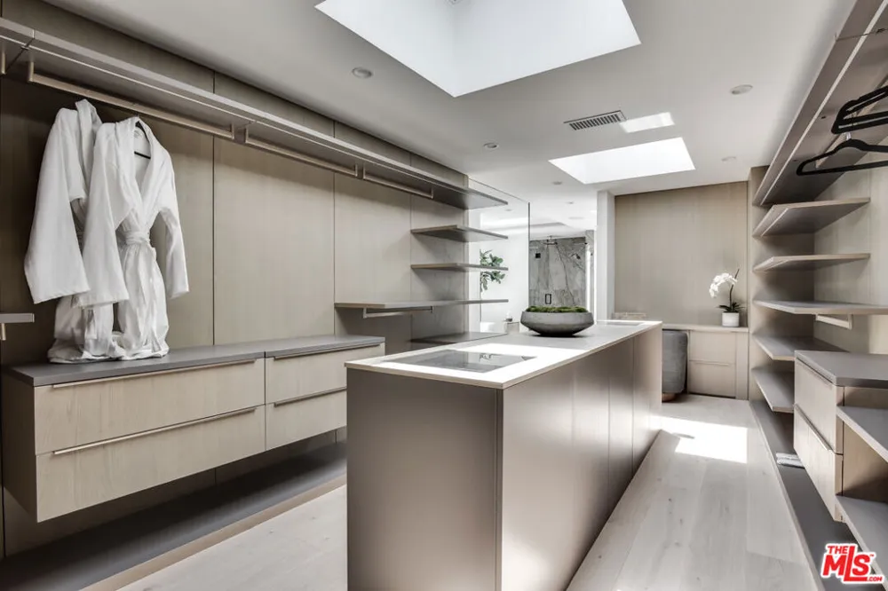 8908 Alto Cedro Drive Beverly Hills, CA 90210