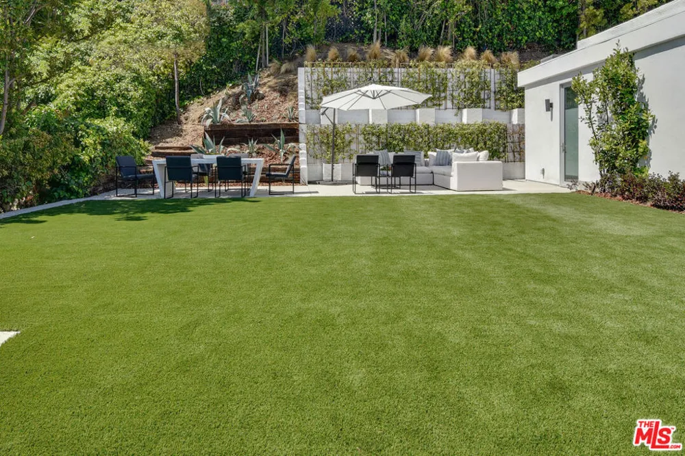 8908 Alto Cedro Drive Beverly Hills, CA 90210