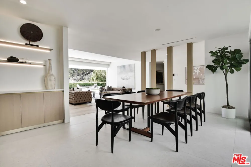 8908 Alto Cedro Drive Beverly Hills, CA 90210