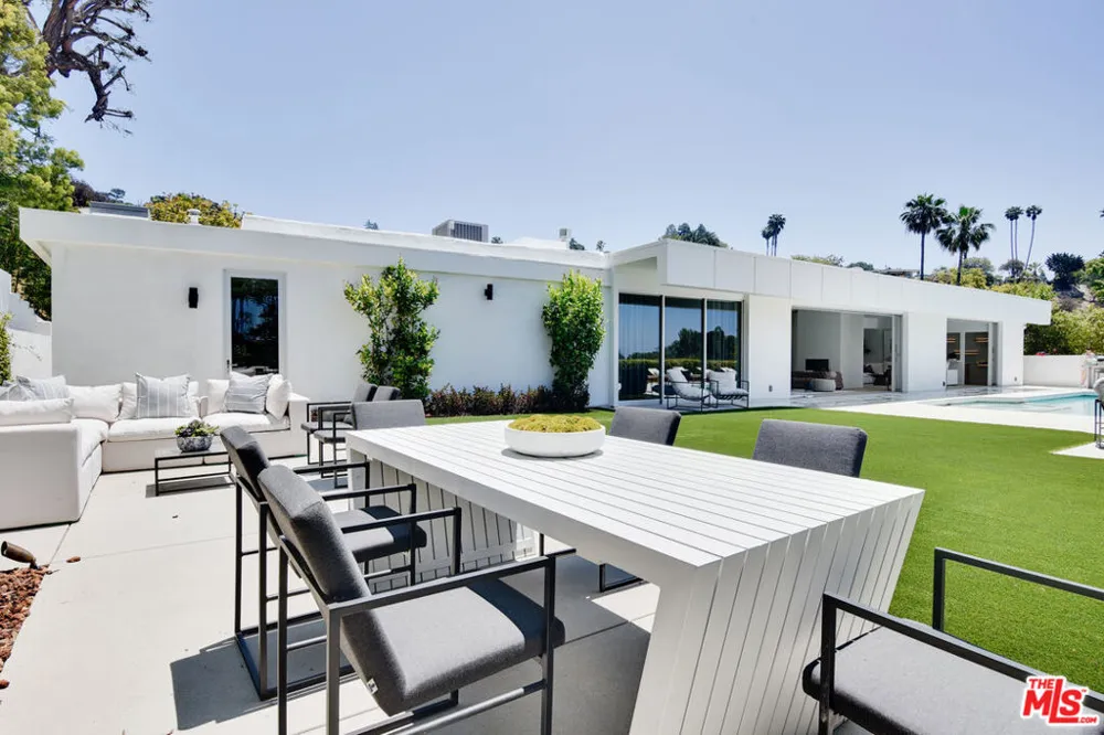 8908 Alto Cedro Drive Beverly Hills, CA 90210