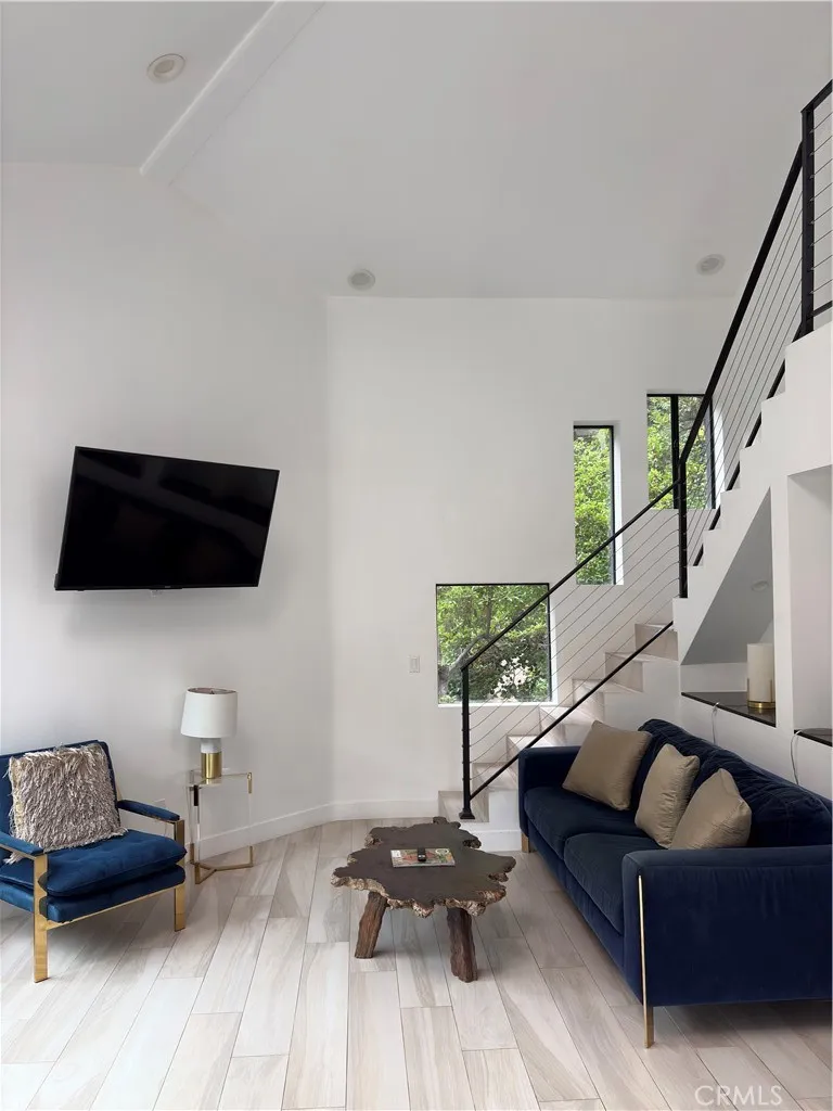 10051 Westwanda Drive Beverly Hills, CA 90210