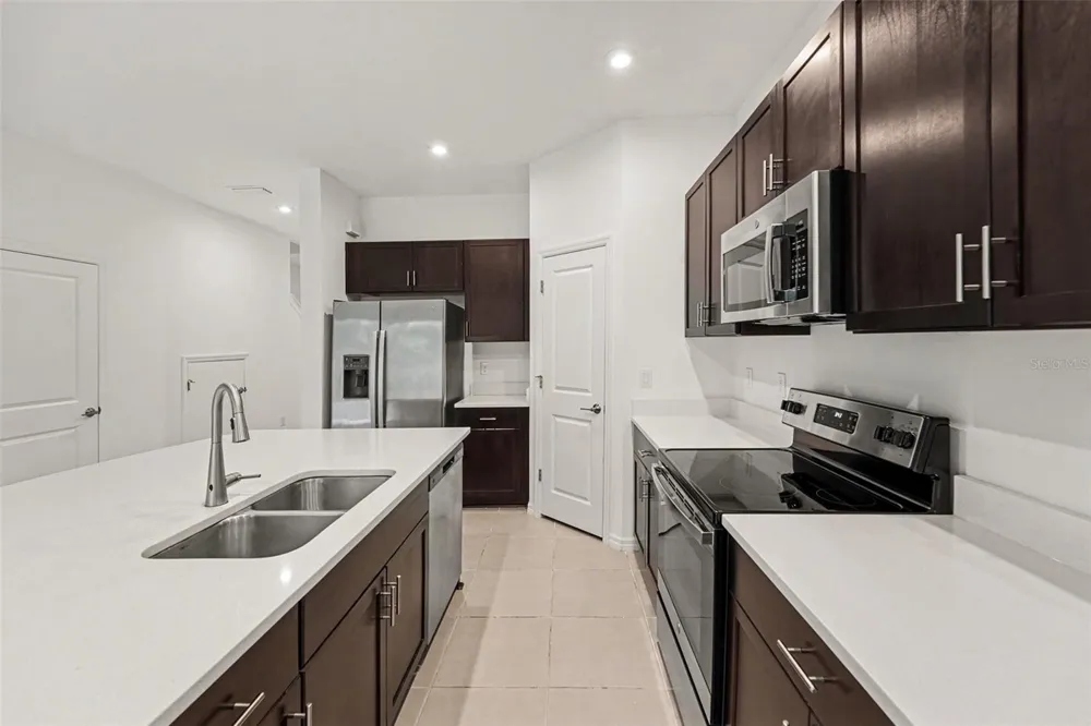 10573 OAKSIDE DRIVE Palmetto, FL 34221