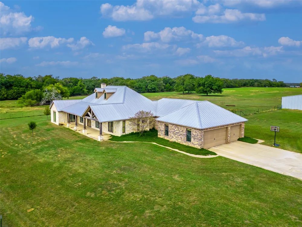 453 Tower Road Valley View, TX 76272