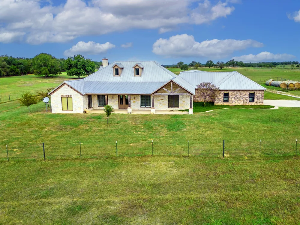 453 Tower Road Valley View, TX 76272