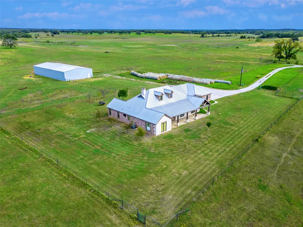 453 Tower Road Valley View, TX 76272