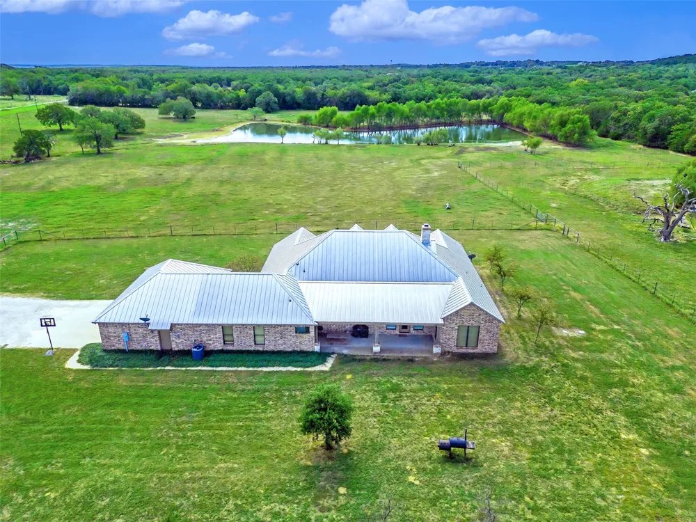 453 Tower Road Valley View, TX 76272
