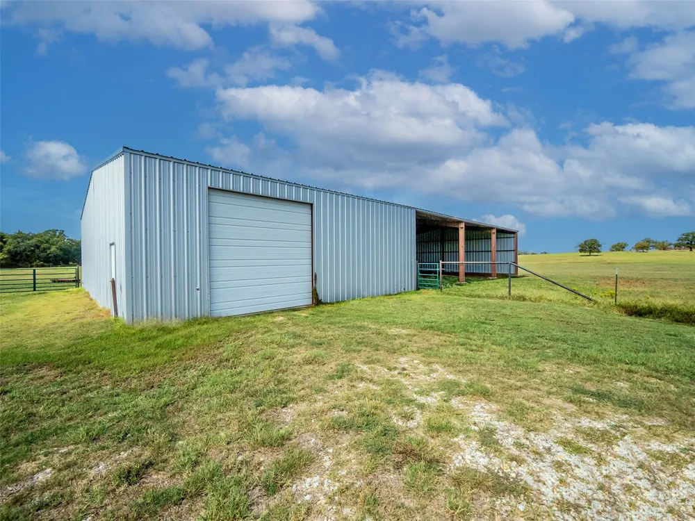 453 Tower Road Valley View, TX 76272