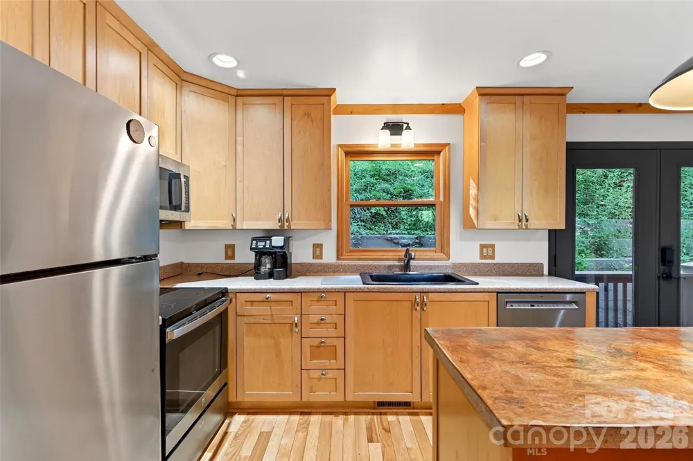 1506 Mckenzie Way S Old Fort, NC 28762