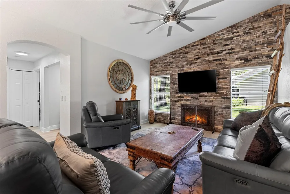 427 PENDREY DRIVE Port Orange, FL 32127