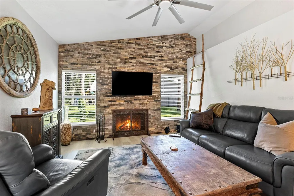 427 PENDREY DRIVE Port Orange, FL 32127