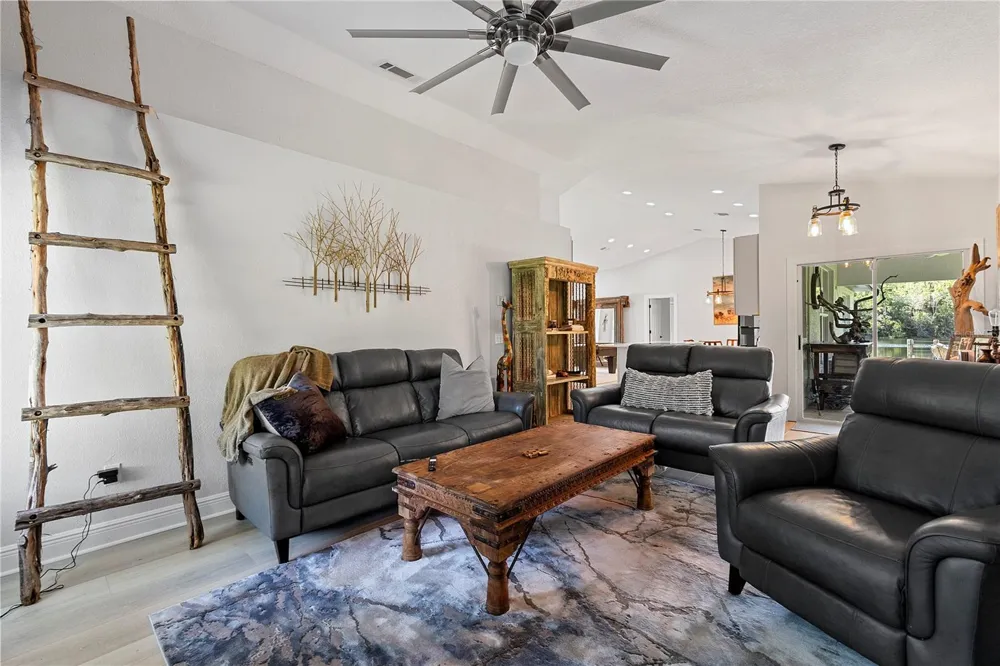427 PENDREY DRIVE Port Orange, FL 32127