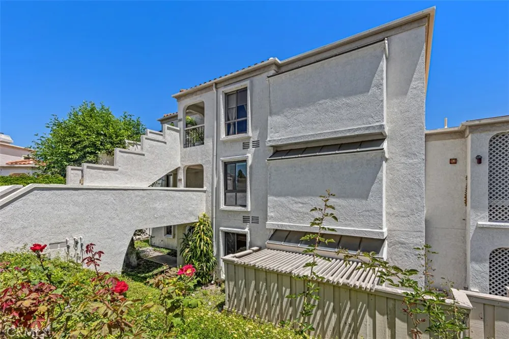 27808 Paguera Mission Viejo, CA 92692