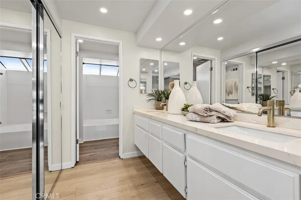 27808 Paguera Mission Viejo, CA 92692
