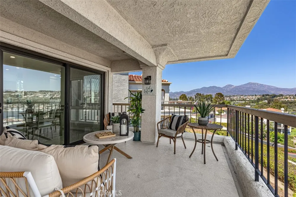 27808 Paguera Mission Viejo, CA 92692