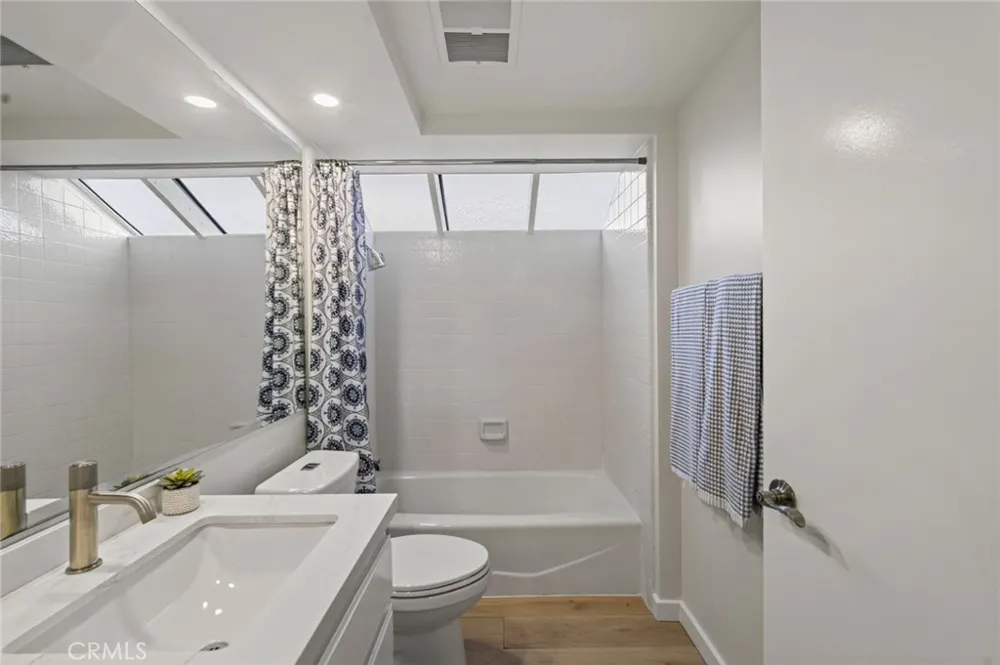 27808 Paguera Mission Viejo, CA 92692