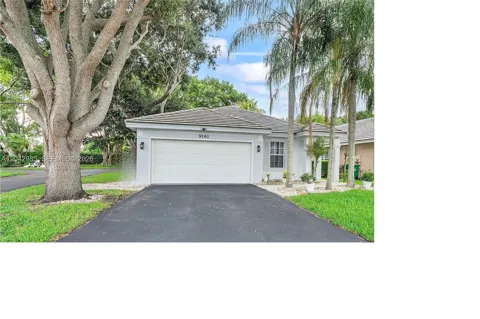 9161 Lake Park Cir N