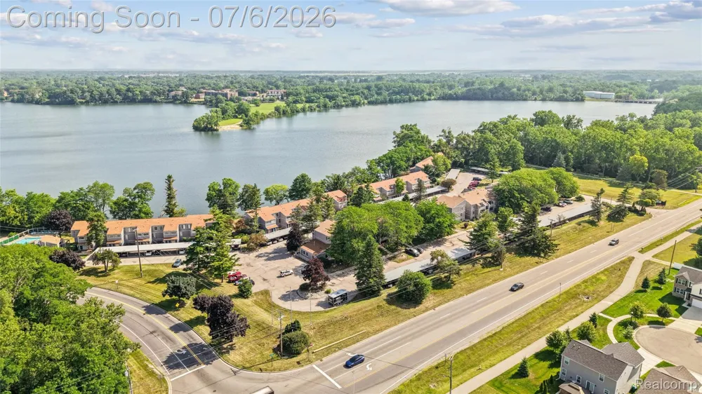 9597 Harbour Cove Court #105 Ypsilanti Charter Township, MI 48197