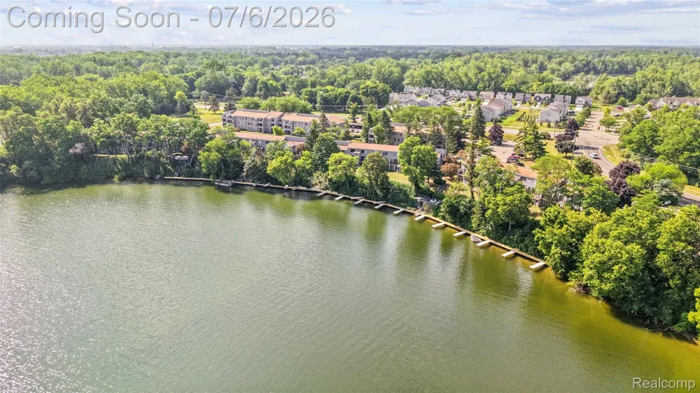 9597 Harbour Cove Court #105 Ypsilanti Charter Township, MI 48197