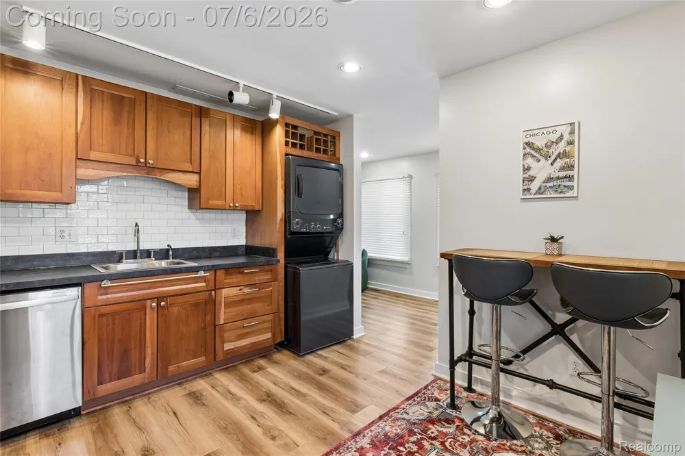 9597 Harbour Cove Court #105 Ypsilanti Charter Township, MI 48197