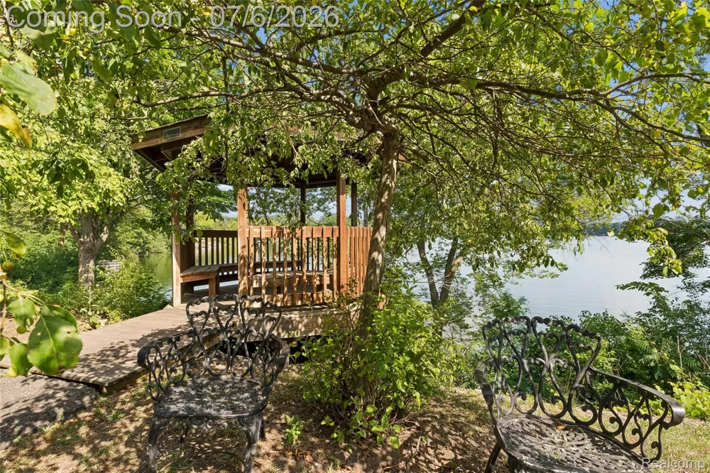9597 Harbour Cove Court #105 Ypsilanti Charter Township, MI 48197