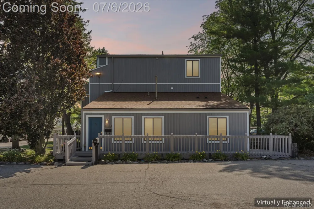 9597 Harbour Cove Court #105 Ypsilanti Charter Township, MI 48197
