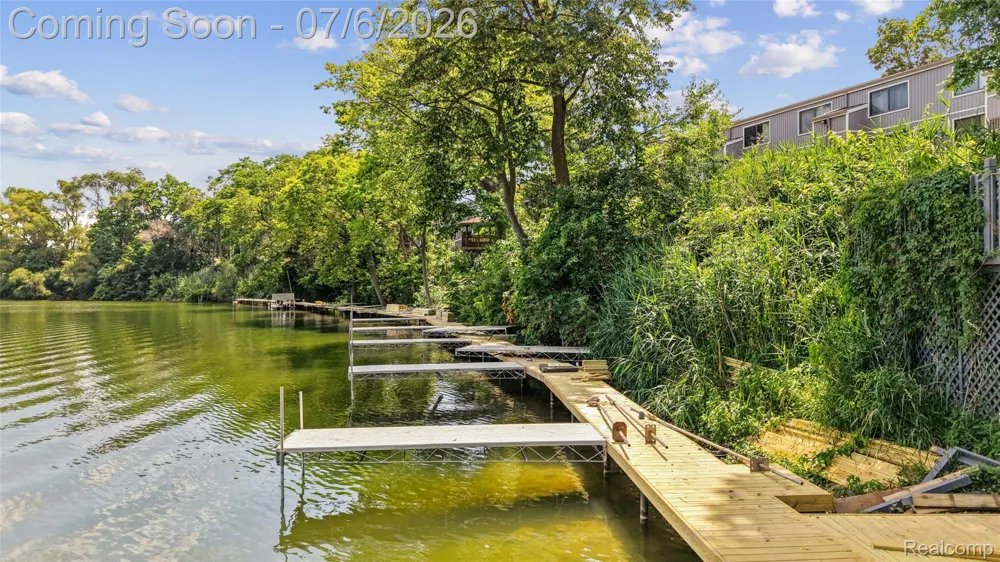9597 Harbour Cove Court #105 Ypsilanti Charter Township, MI 48197