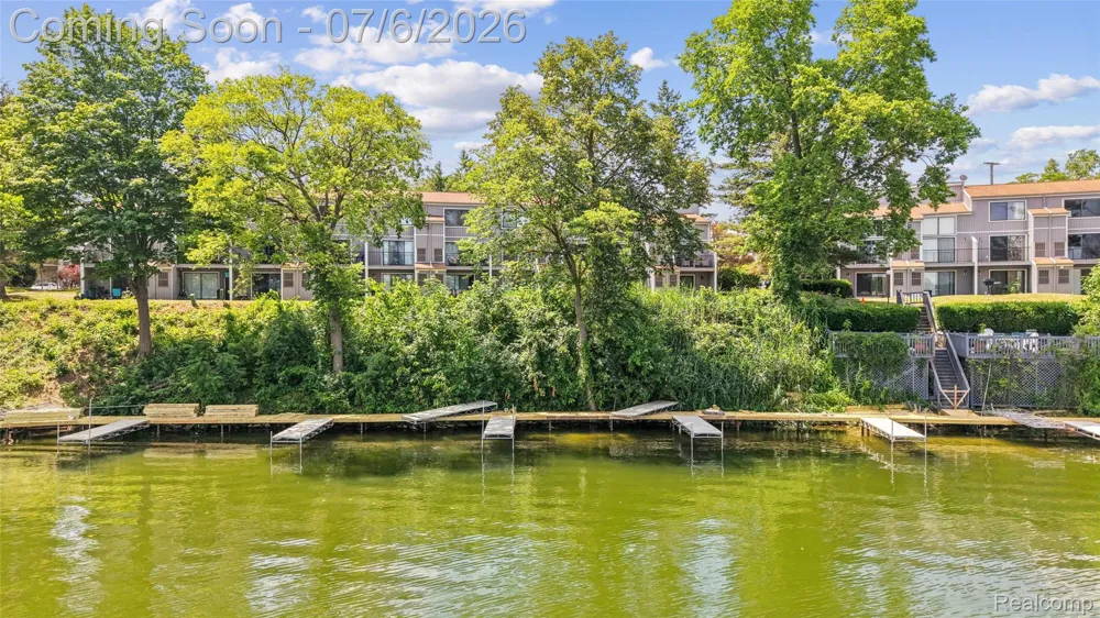 9597 Harbour Cove Court #105 Ypsilanti Charter Township, MI 48197