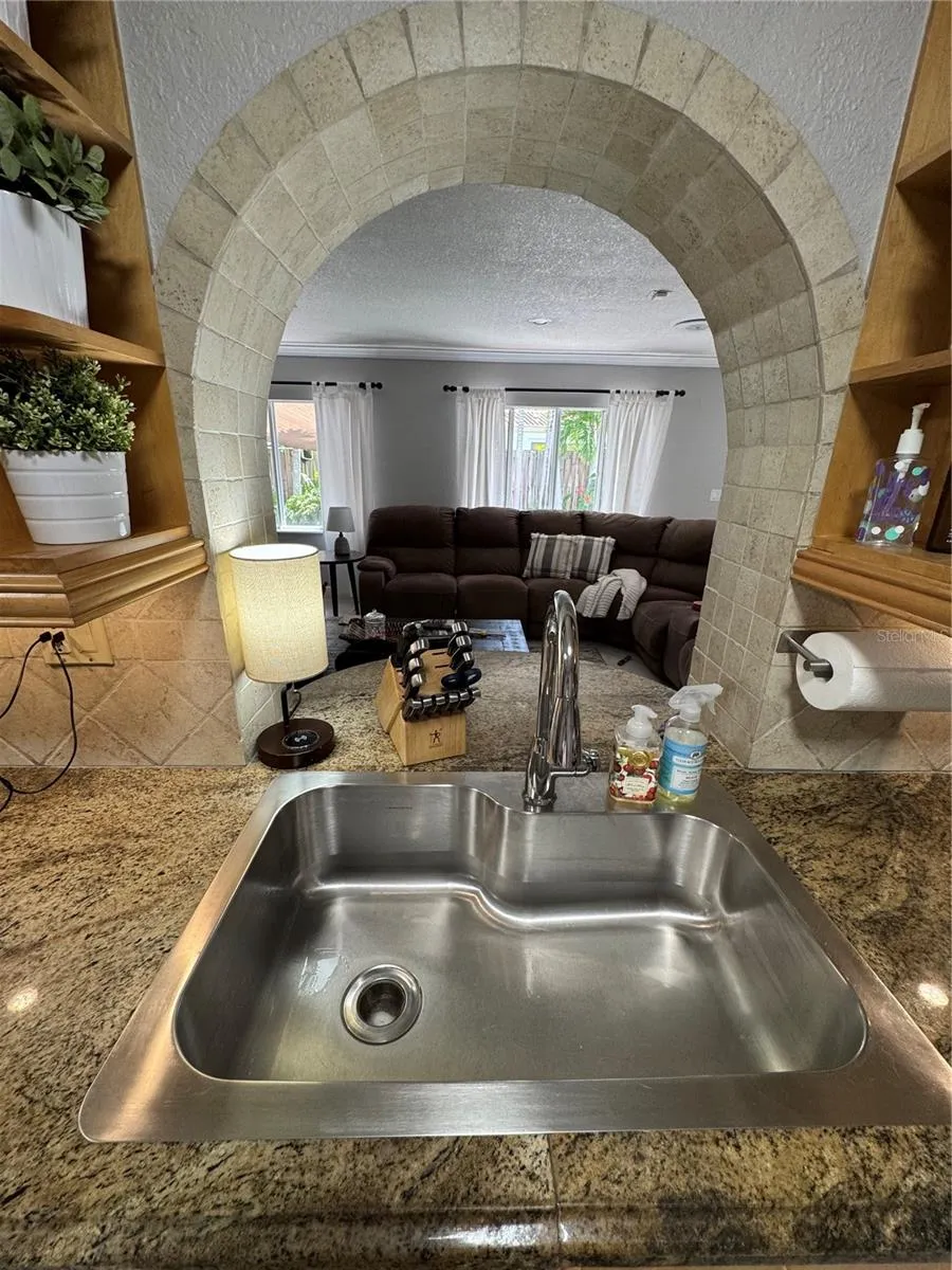 14821 PALMETTO PALM AVENUE Miami Lakes, FL 33014