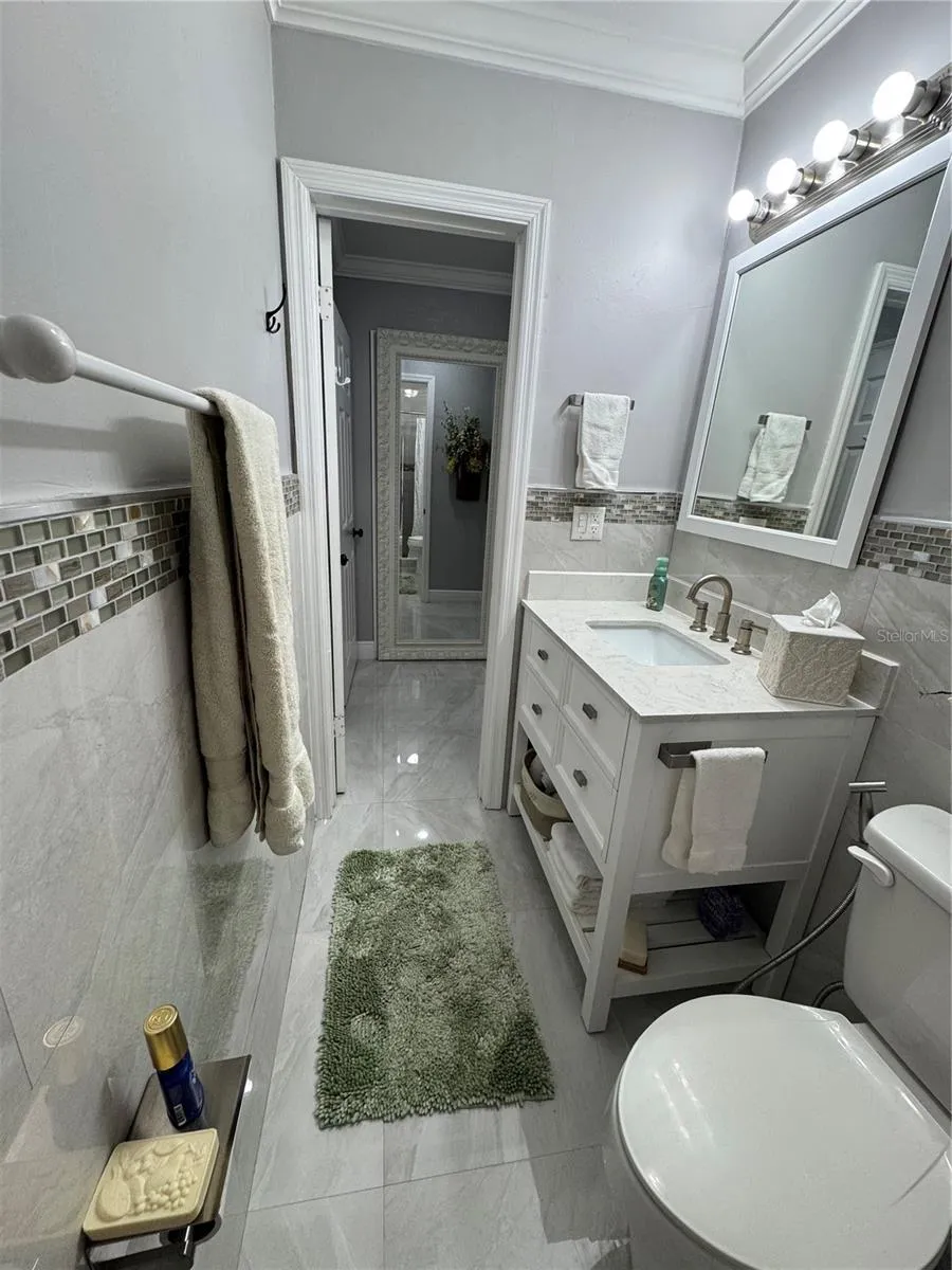 14821 PALMETTO PALM AVENUE Miami Lakes, FL 33014
