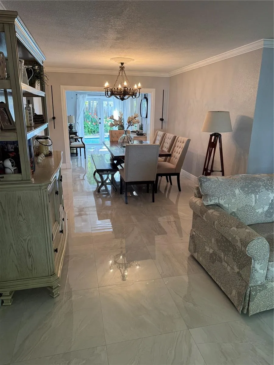 14821 PALMETTO PALM AVENUE Miami Lakes, FL 33014
