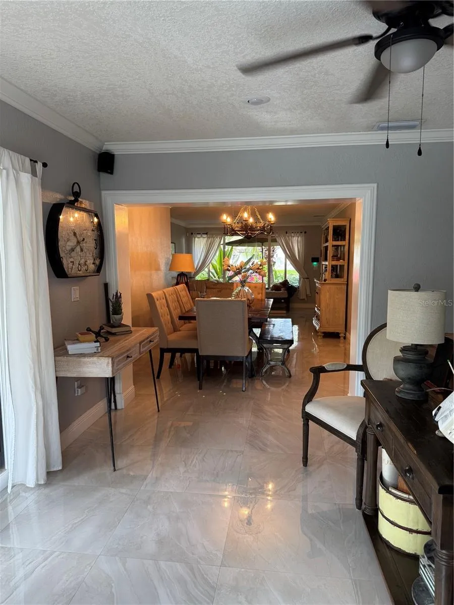 14821 PALMETTO PALM AVENUE Miami Lakes, FL 33014