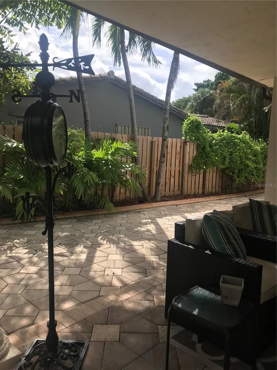 14821 PALMETTO PALM AVENUE Miami Lakes, FL 33014