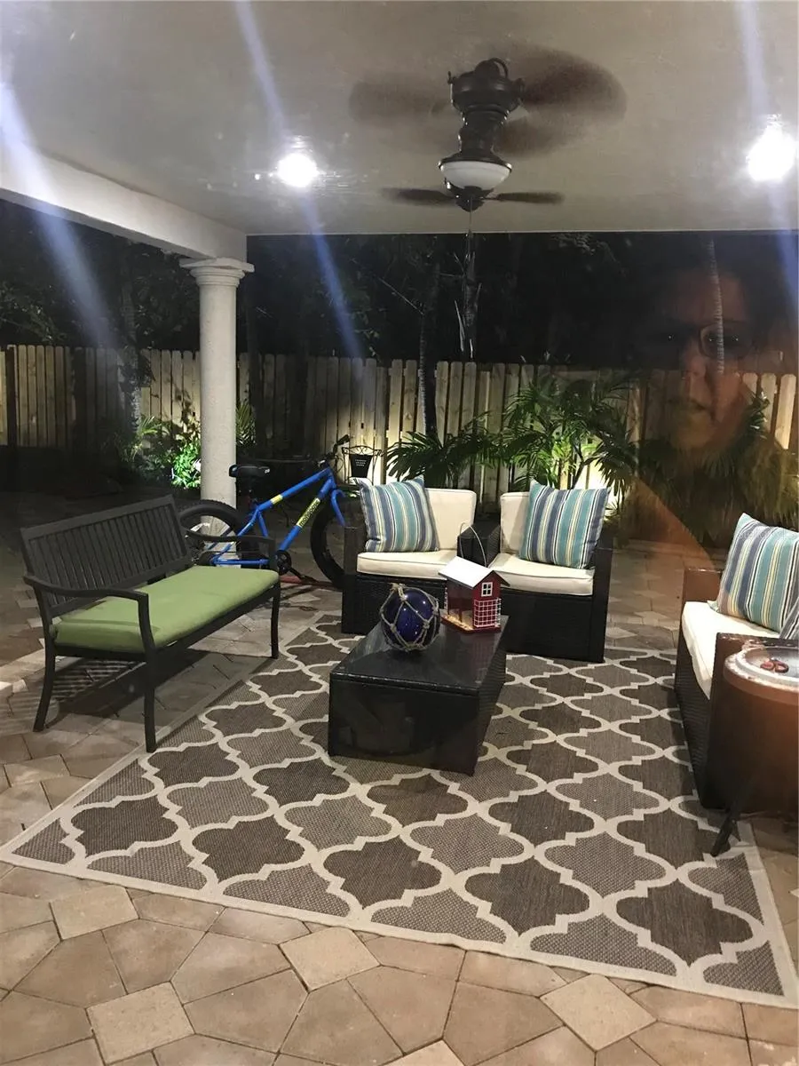 14821 PALMETTO PALM AVENUE Miami Lakes, FL 33014