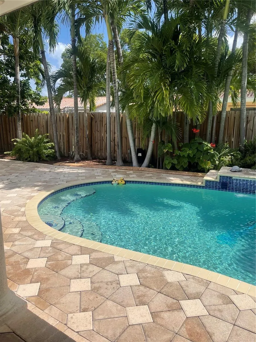 14821 PALMETTO PALM AVENUE Miami Lakes, FL 33014