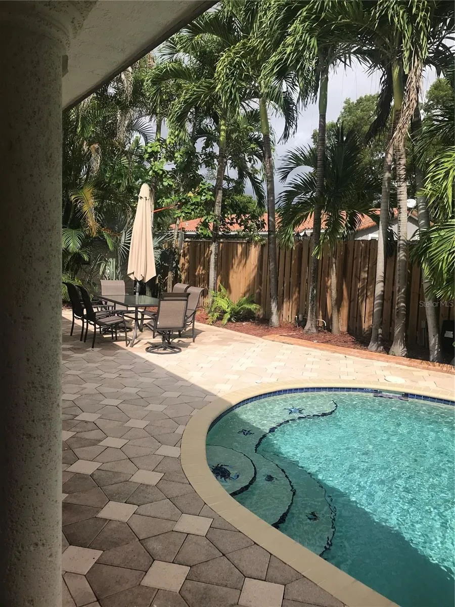 14821 PALMETTO PALM AVENUE Miami Lakes, FL 33014