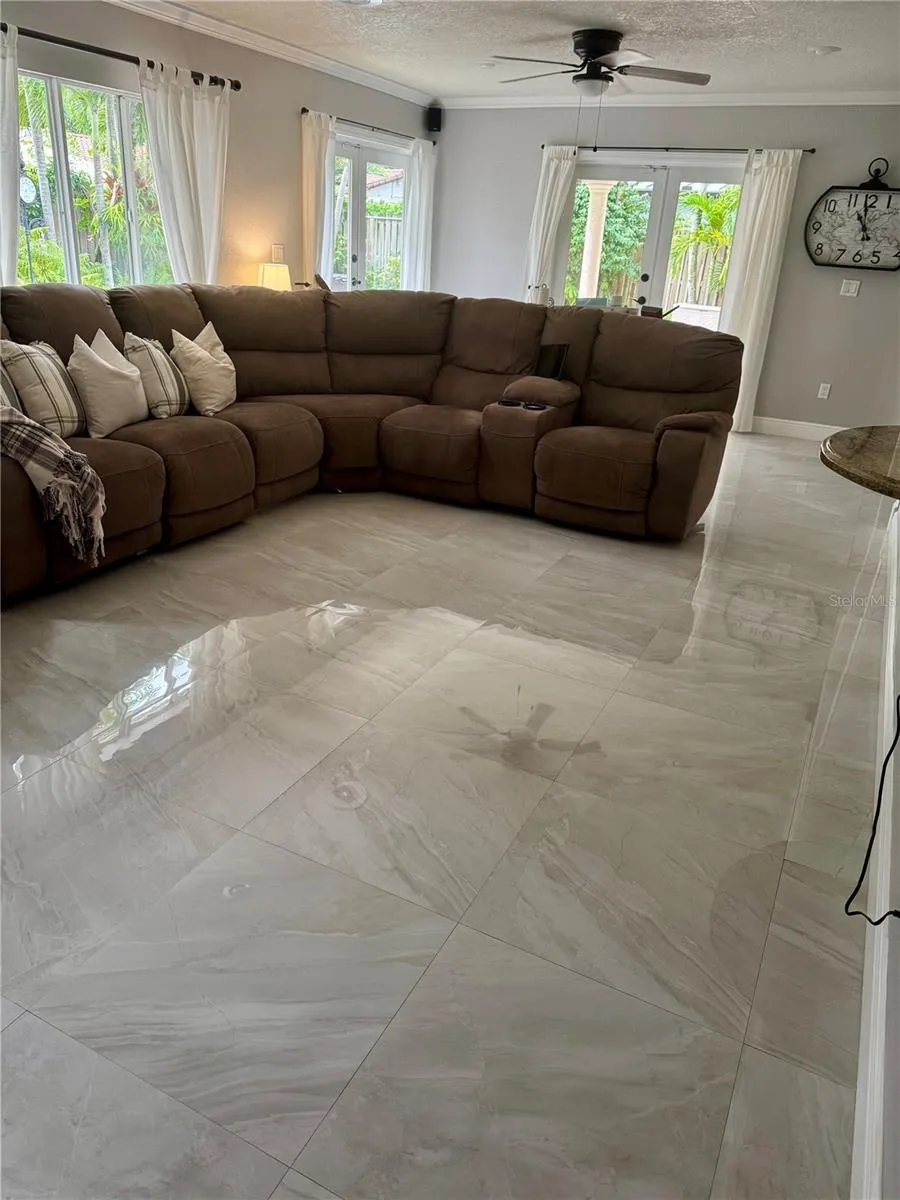 14821 PALMETTO PALM AVENUE Miami Lakes, FL 33014