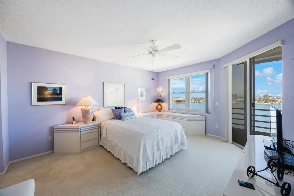 7872 SAILBOAT KEY BOULEVARD S #PH602 South Pasadena, FL 33707